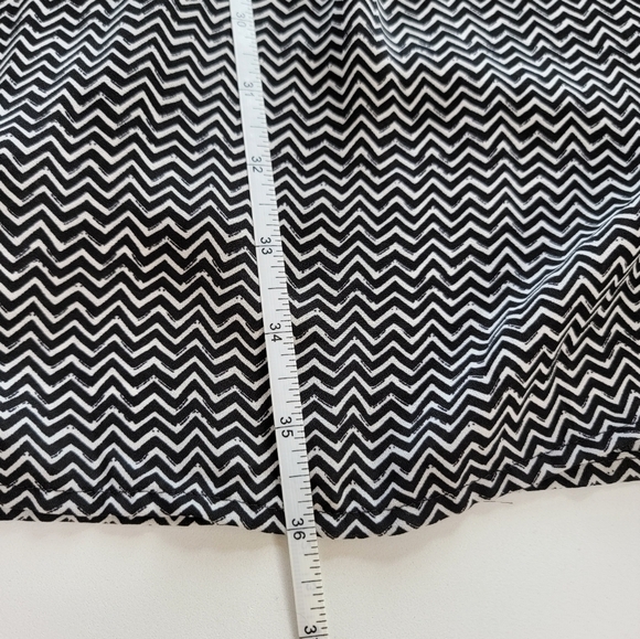 Lorena Rose Two Toned Chevron Patterned Short Sleeve Dress Size 14 - Picture 7 of 9